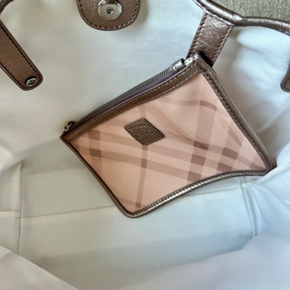 Unique Burberry tote bag with matching zippered pouch that snaps in. Pink plaid. - Picture 4 of 9